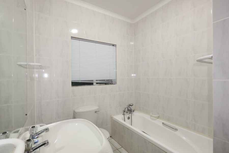 3 Bedroom Property for Sale in Groenvlei Western Cape